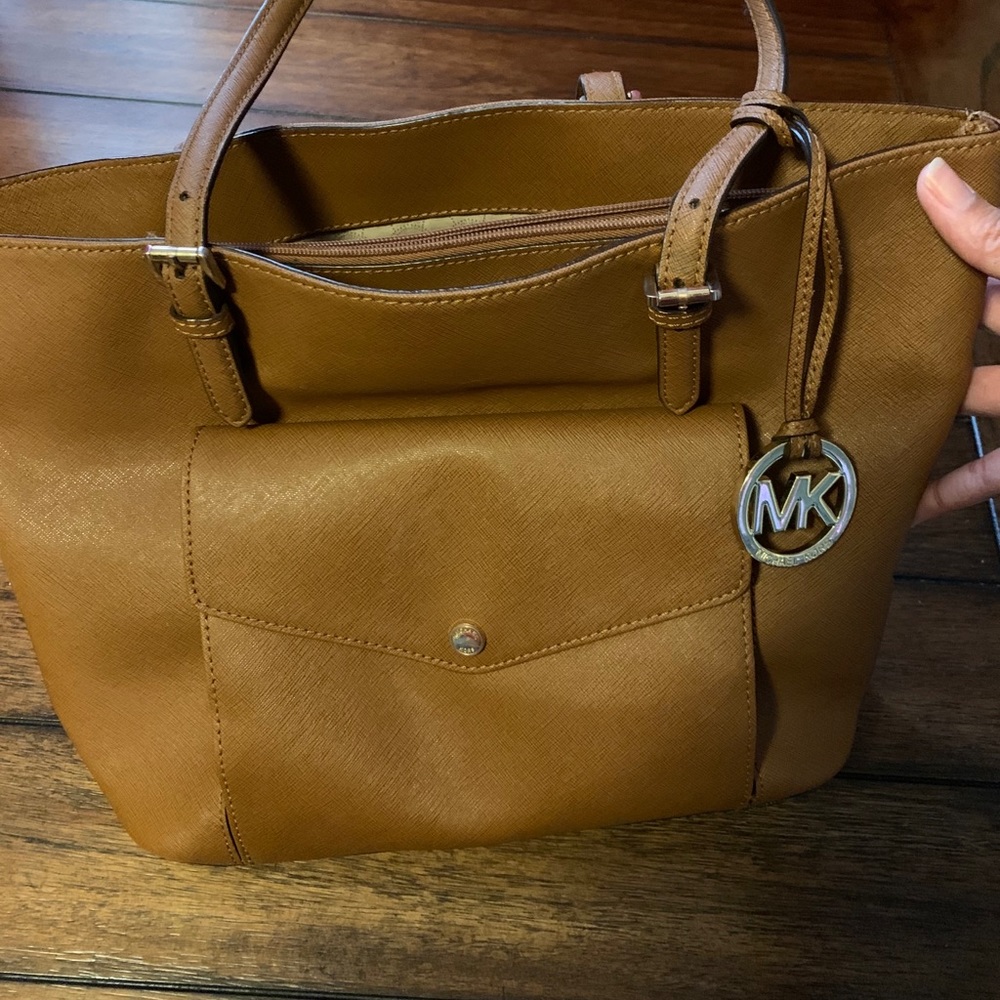 Authentic Michael Kors shoulder bag